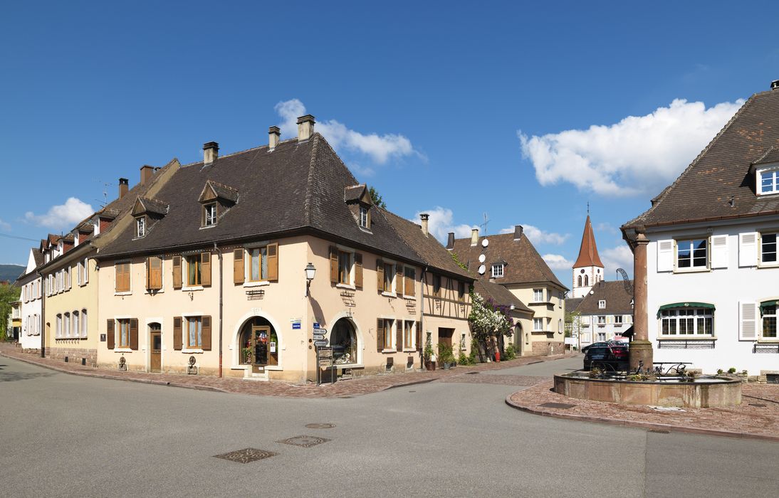 façades au carrefour de la Grand Rue et de la Rue des Cigognes