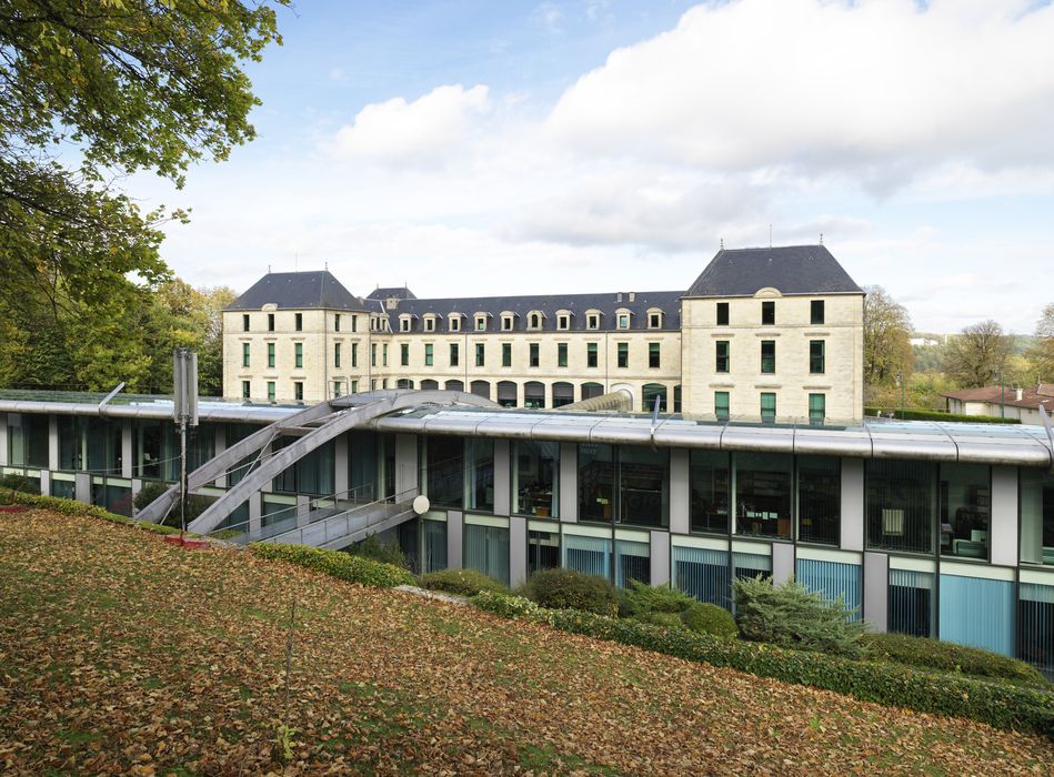 vue partielle de la façade postérieure