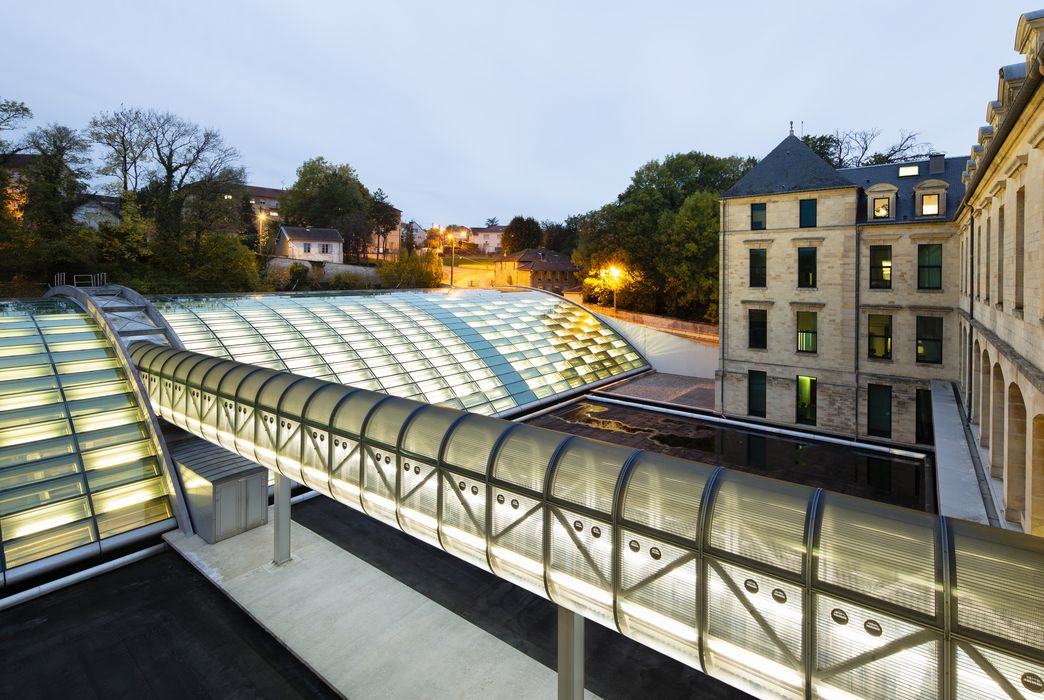 vue partielle des bâtiments