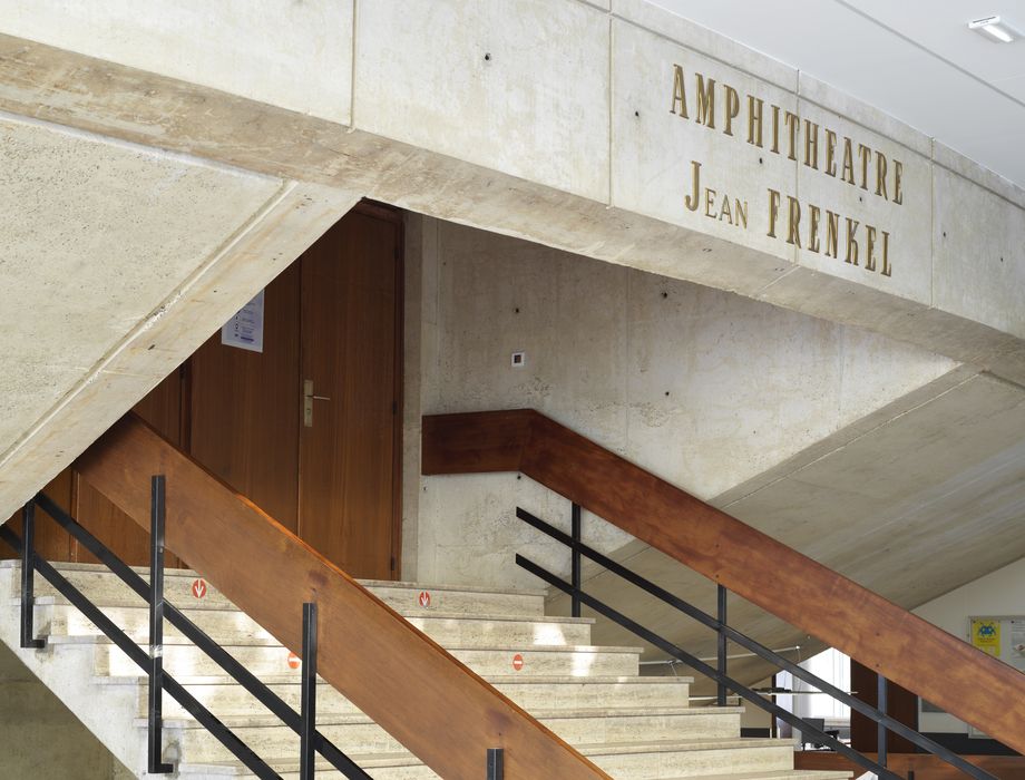 escalier d’accès à l’amphithéâtre