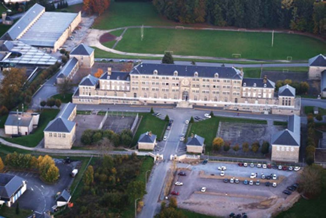 vue aérienne de l’ensemble des bâtiments