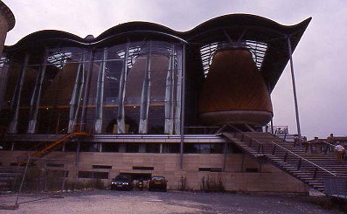 vue partielle du bâtiment