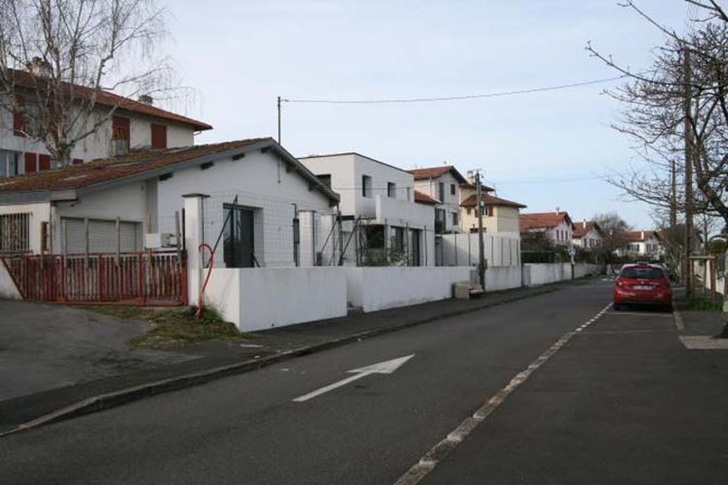 ancienne épicerie, façade sur rue
