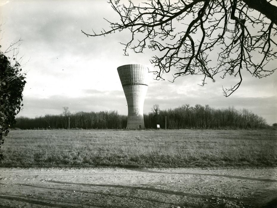 vue générale du bâtiment dans son environnement