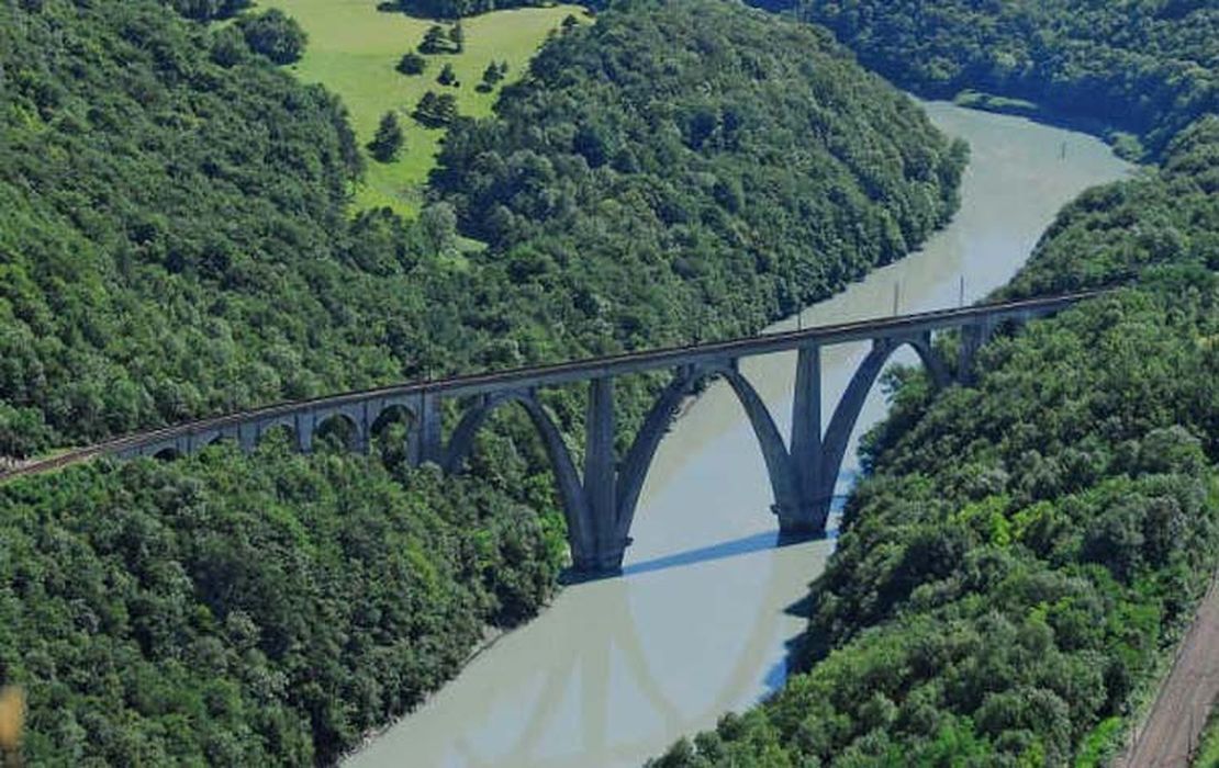 vue aérienne du viaduc dans son environnement