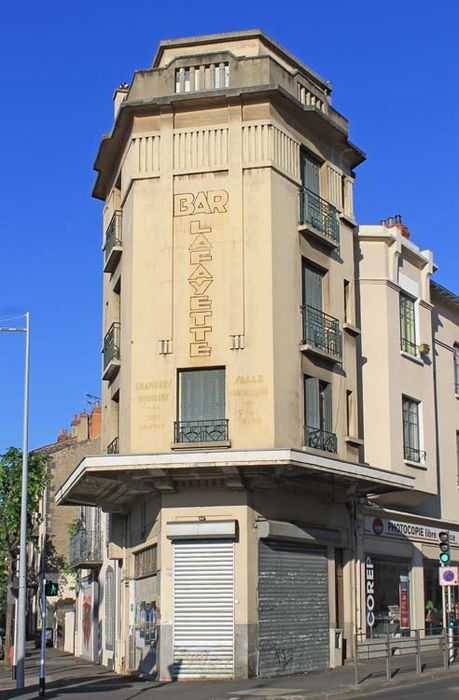 vue générale des façades sur rues