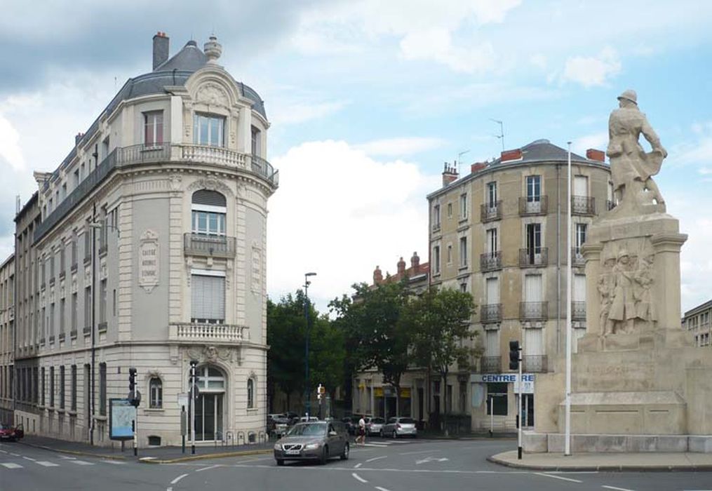 vue partielle du bâtiment