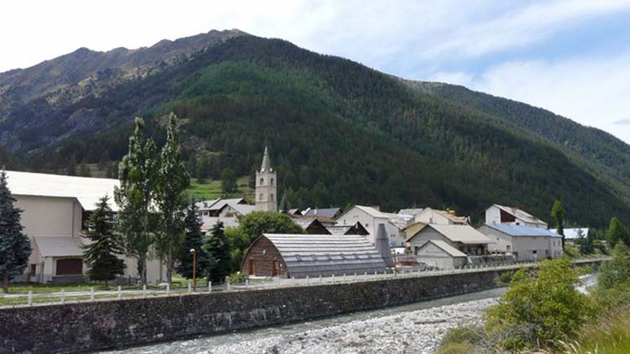 vue générale du village dans son environnement