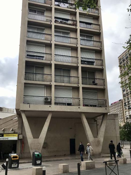 façade latérale, vue partielle