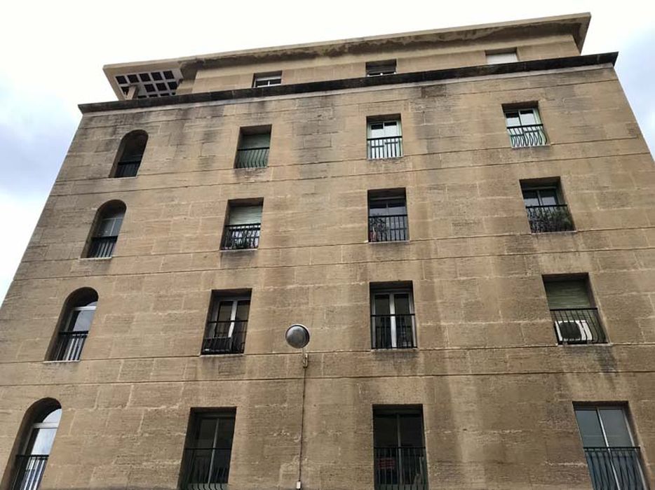 façade latérale est, vue partielle