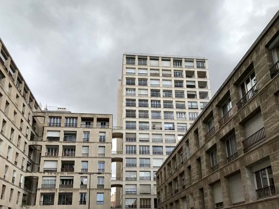 vue partielle du bâtiment
