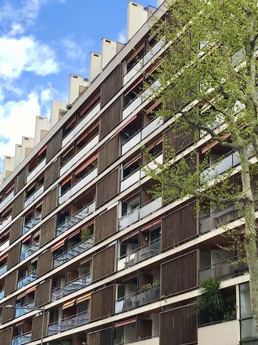 façade sur rue, vue partielle
