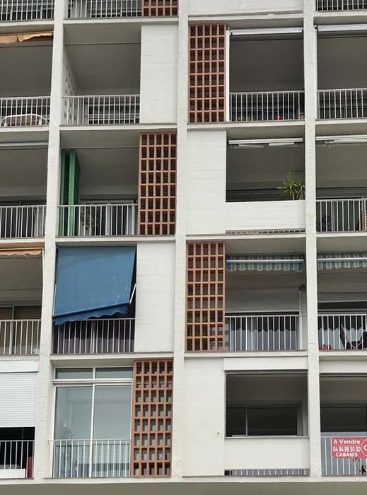 façade sur le port, vue partielle