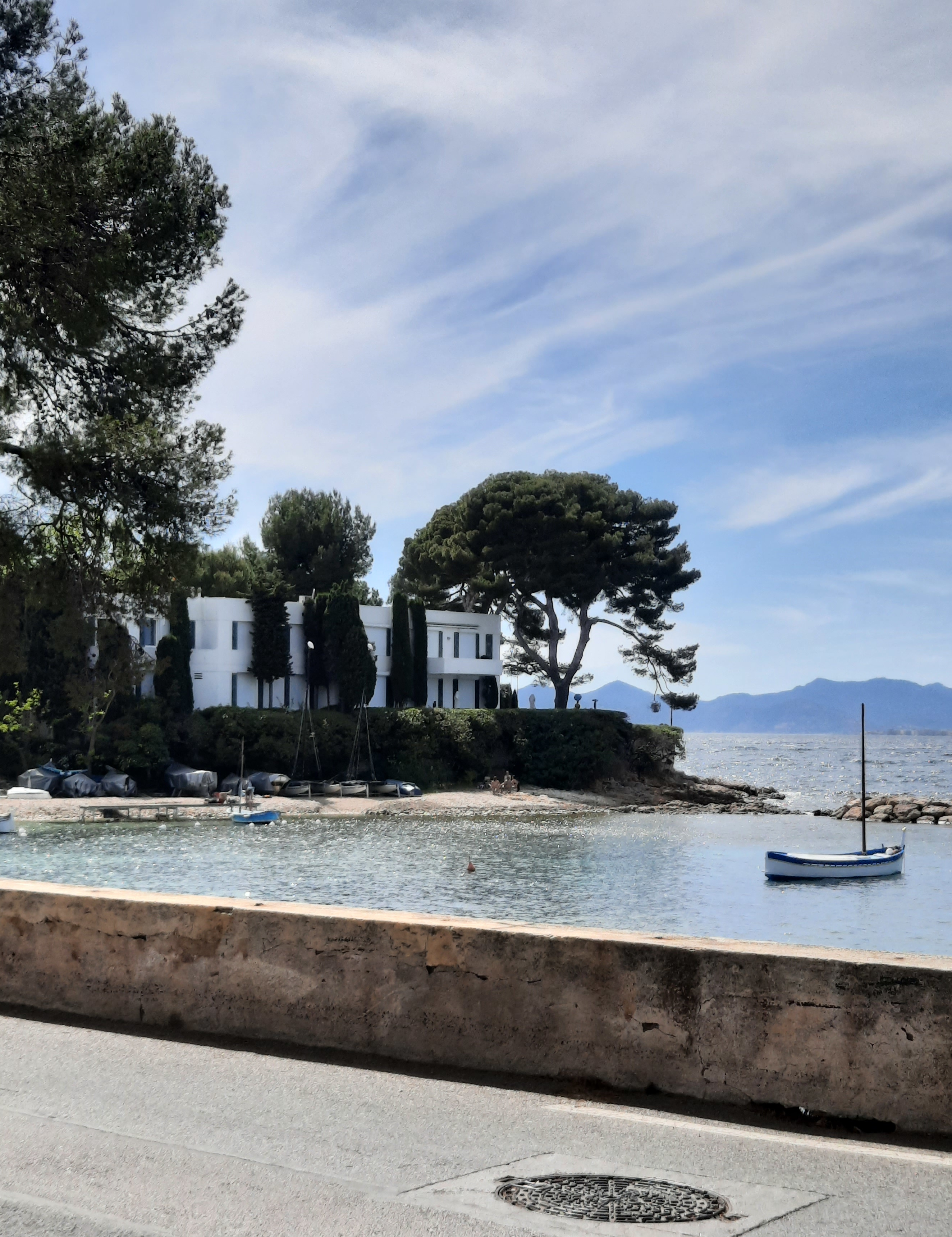 06-Antibes, villa Aujourdhui