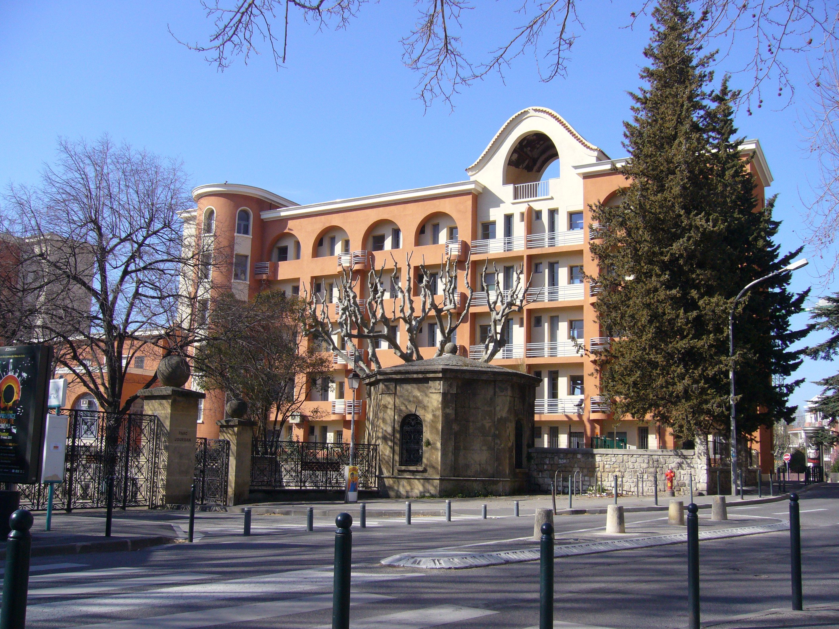 13-Aix-en-Provence, cité  Abram