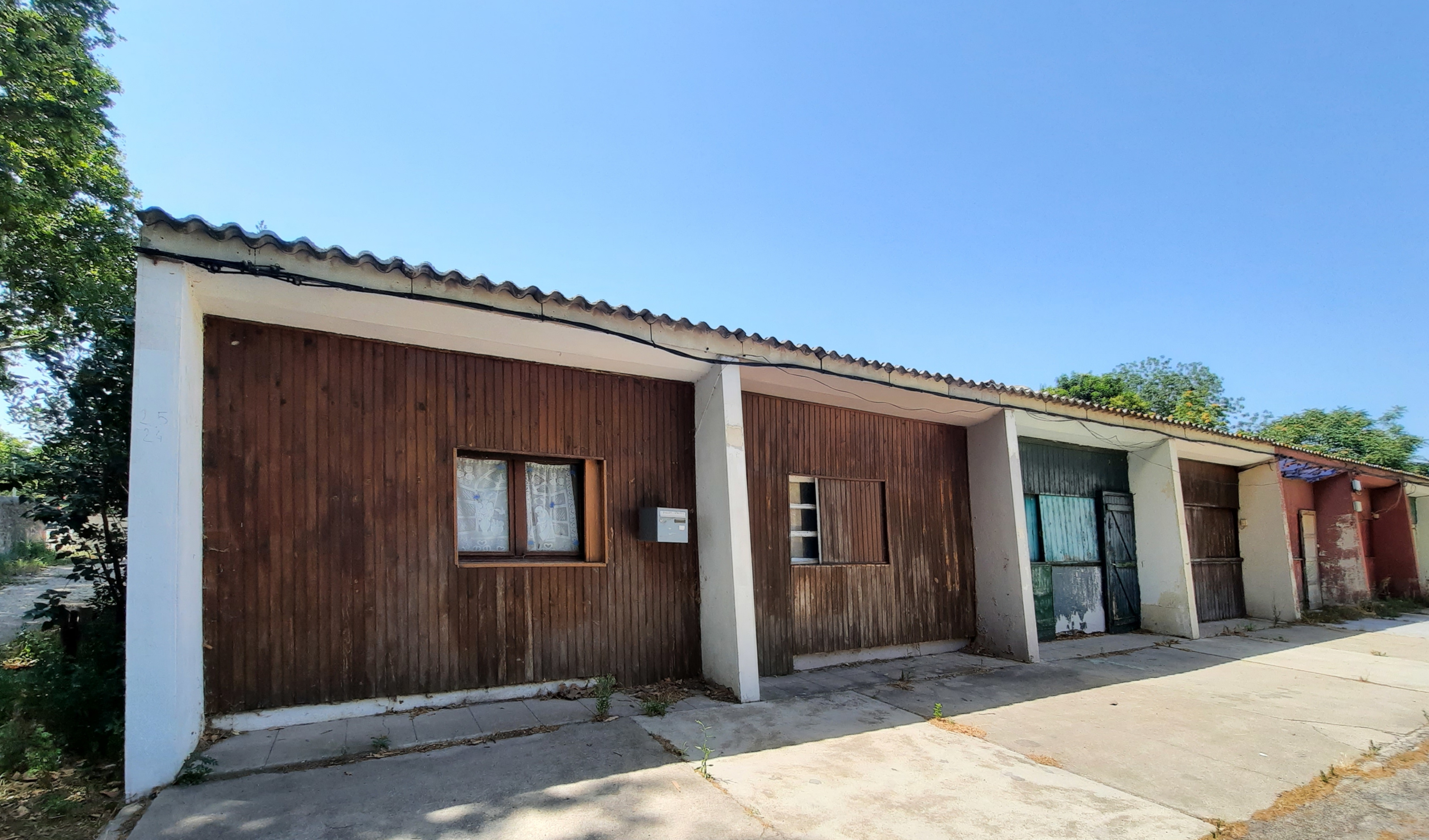 13-Arles, Cité de logements économiques première nécessité