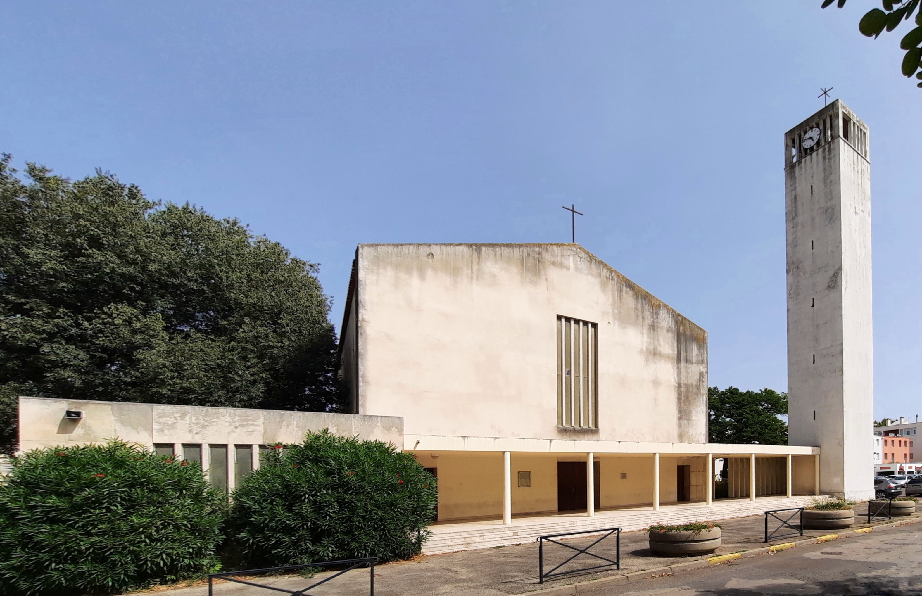 13-Arles, église Trinquetaille