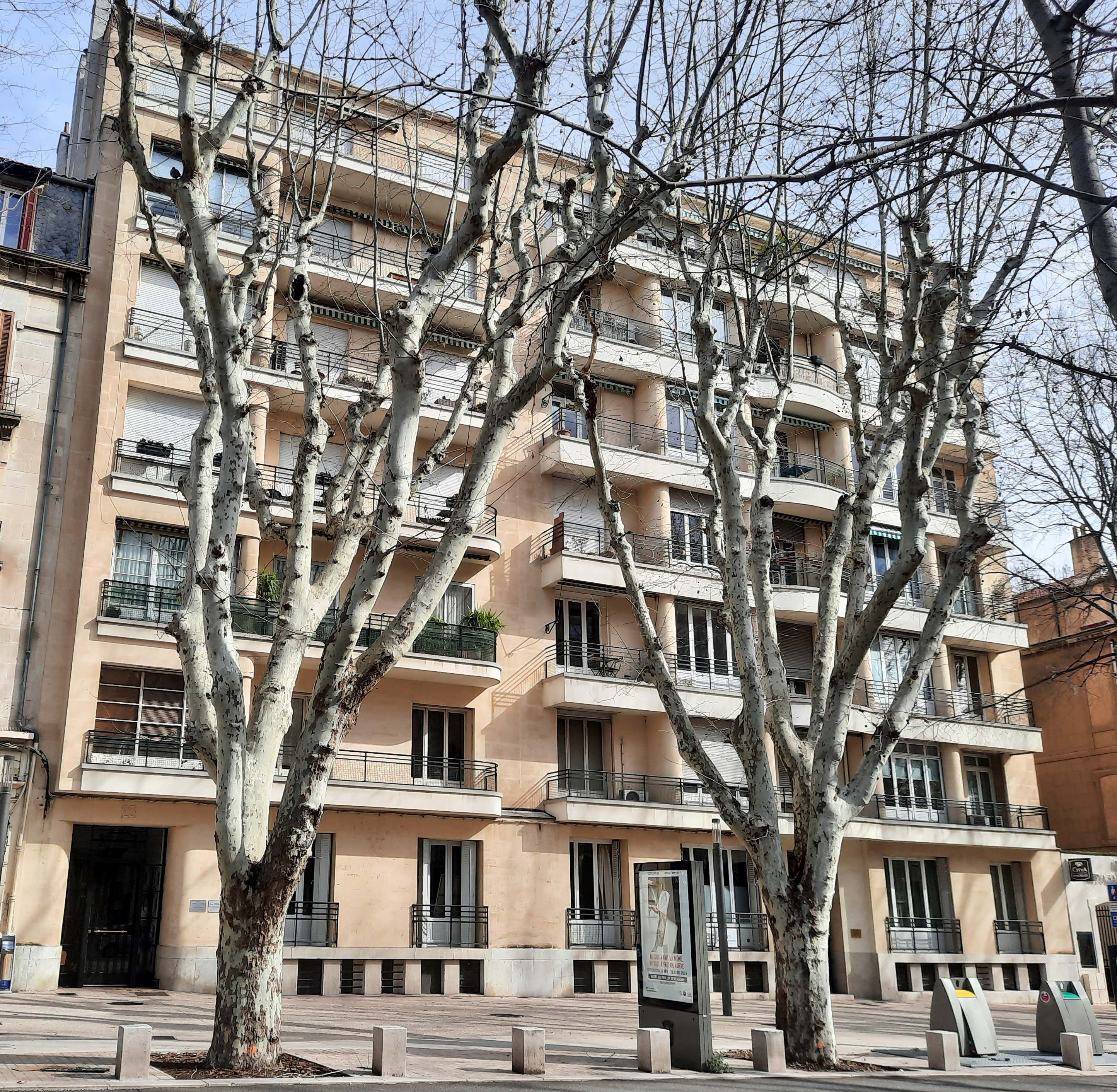 13, Aix-en-Provence, Palais Victor-Hugo