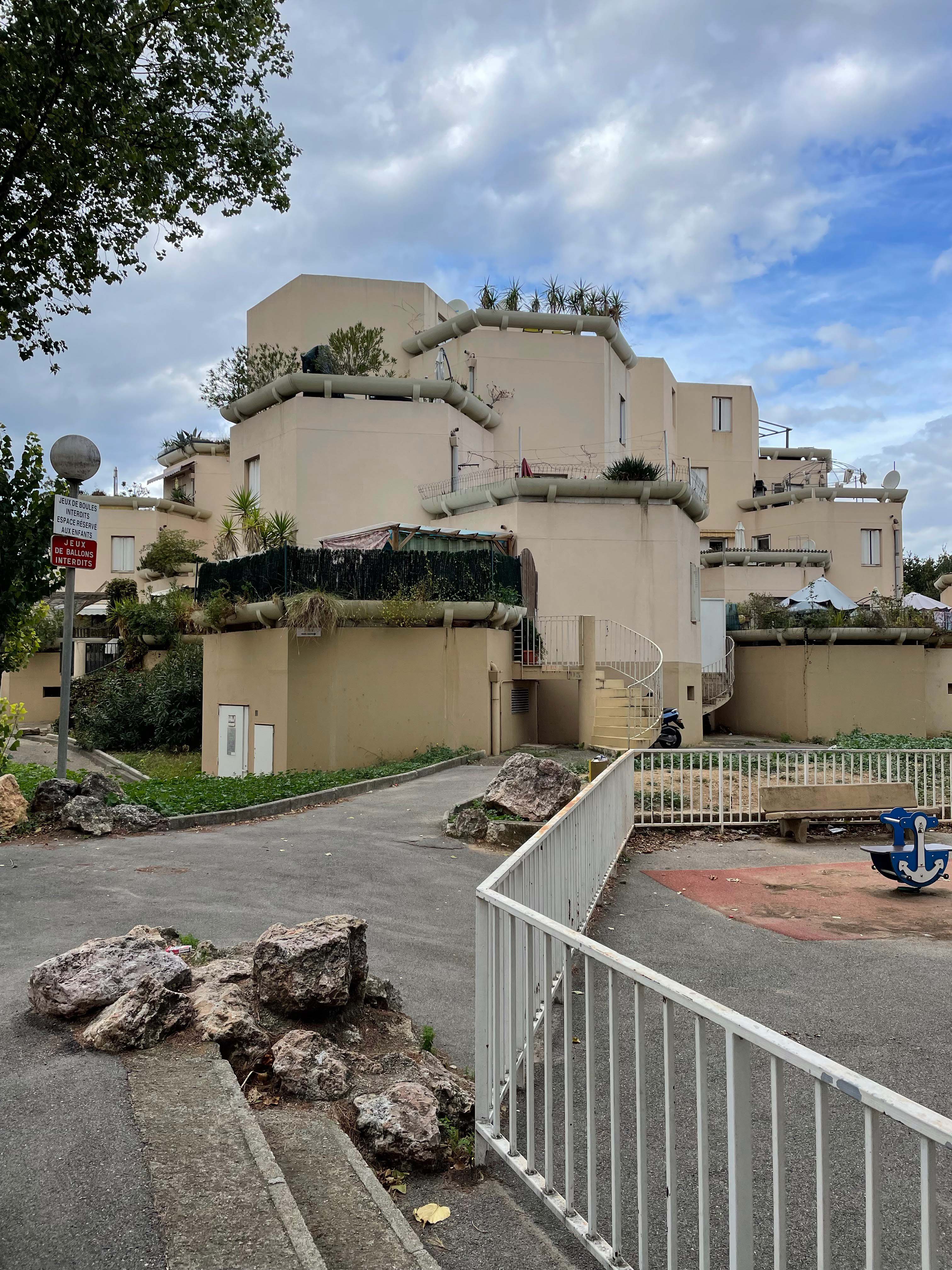 13, Marseille 11e Arrondissement, Résidence Maisons-Jardins