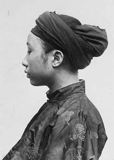 Portrait d'une jeune Annamite