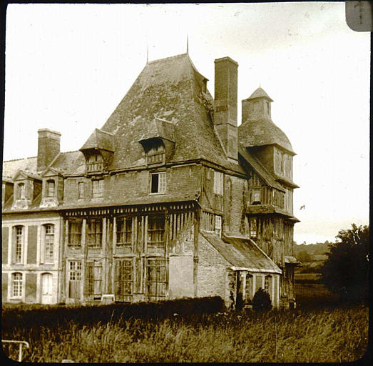 Bâtiment à colombages, côté sud