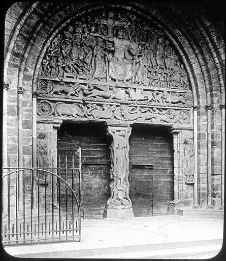 Eglise : portail de la façade sud