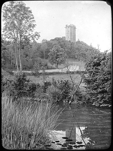 Vue générale prise du bord de la Brenne