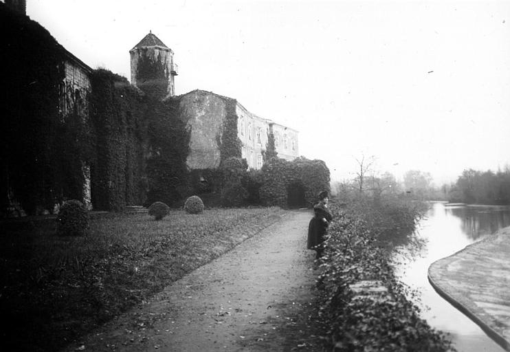 Terrasse au-dessus du Gave