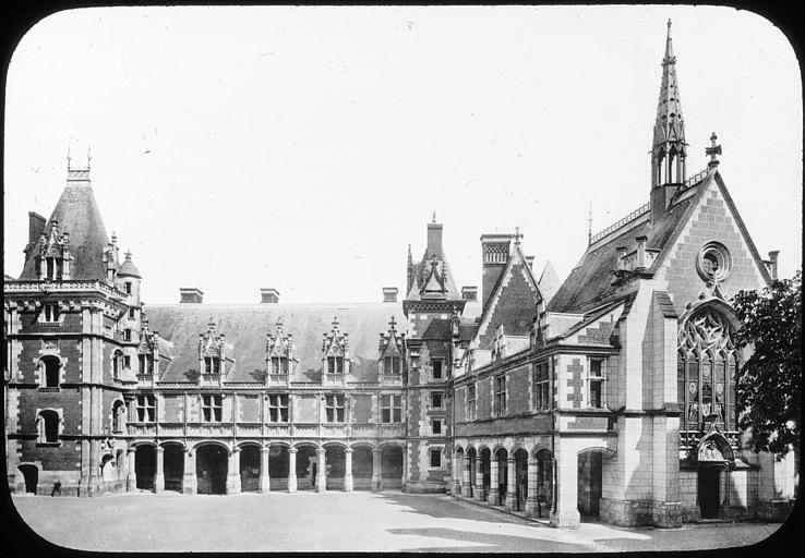 Vue sur cour de l'aile Louis XII