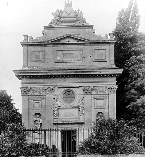 Façade de la chapelle sépulcrale