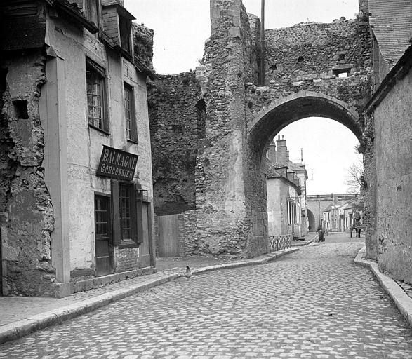 Porte Saint-Roch vue de l'intérieur de la ville