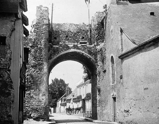 Porte Saint-Roch vue de l'intérieur de la ville