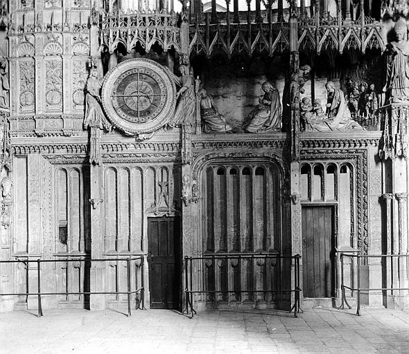 Intérieur, le pourtour du choeur