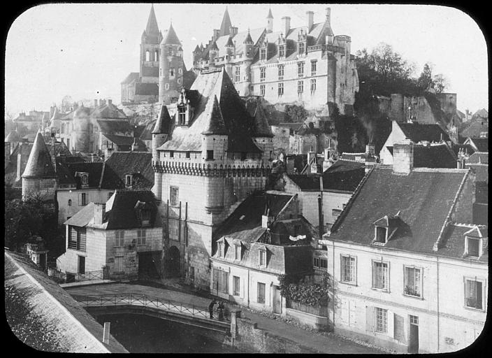 Vue d'ensemble prise des bords de l'Indre