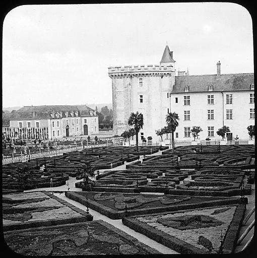 Les jardins et le château