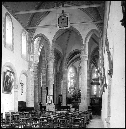 La rotonde du transept vue du fond de la nef