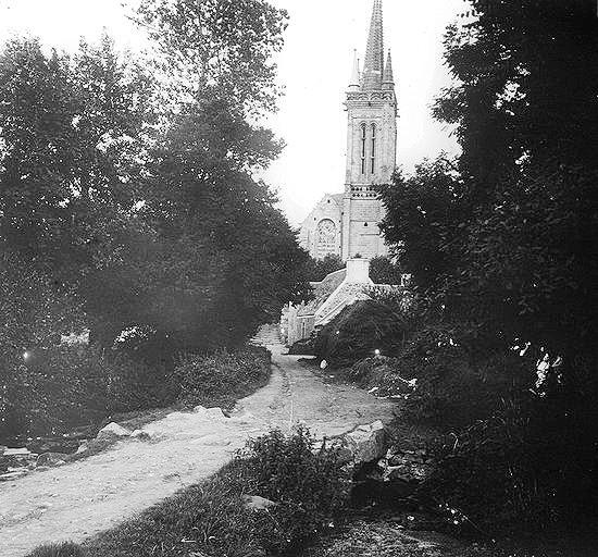 L'église et une partie du bourg