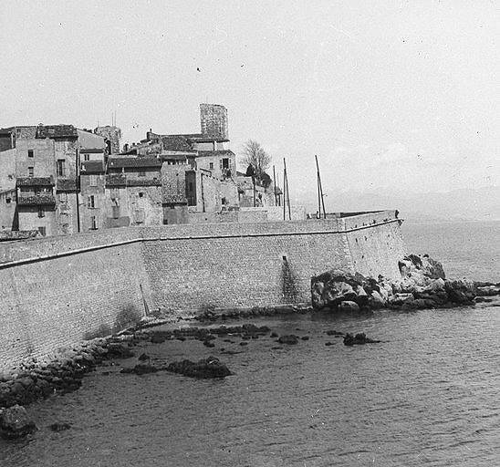 Vue d'ensemble du fort et des remparts