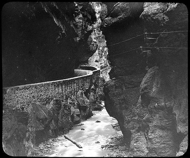 Route dans les Gorges du Cians