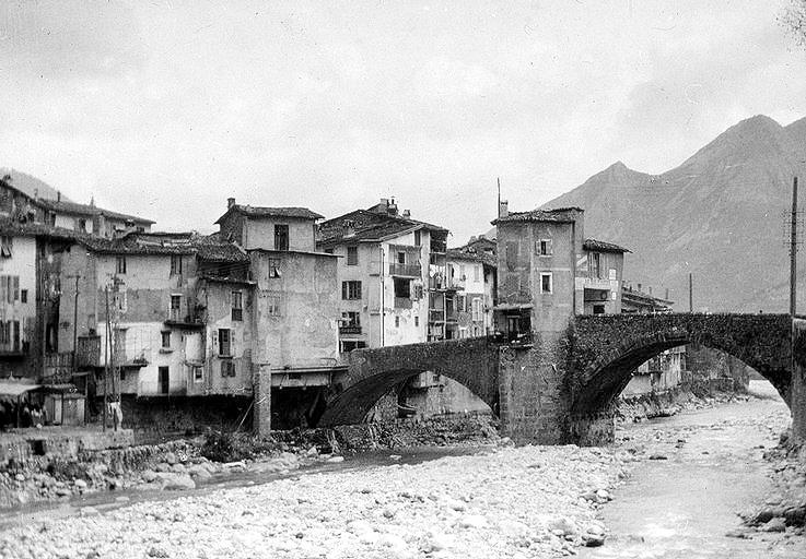 Pont et village