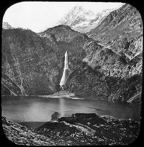 Cascade du lac d'Oô
