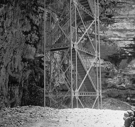 Gouffre de Padirac : l'arrivée au cône d'éboulis