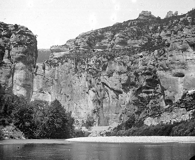 Vue de la falaise et du Tarn