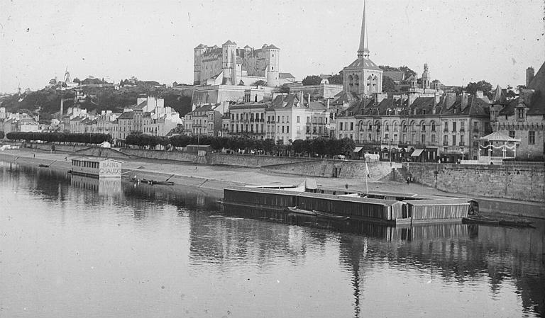 Vue d'ensemble prise de la Loire