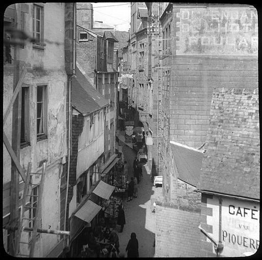 La grande rue vue du chemin de ronde