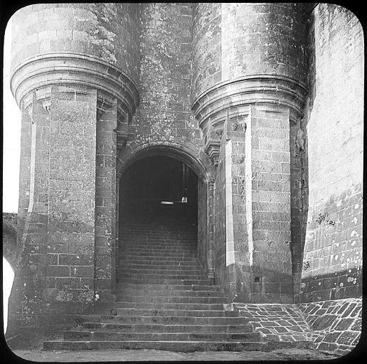 Châtelet et escalier du gouffre