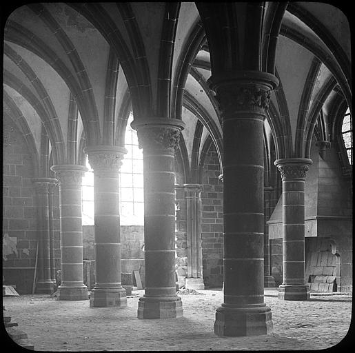 Vue intérieure de la salle des chevaliers