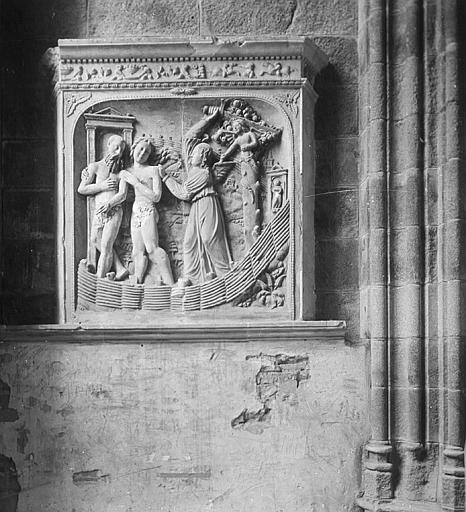 Bas-relief sculpté : la résurrection des morts