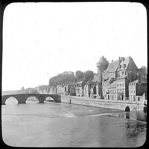 Vue d'ensemble du château et du Pont Vieux