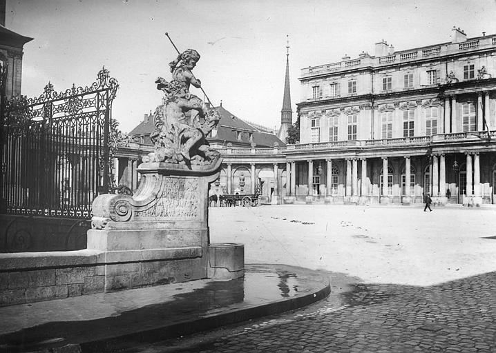 Vue de la façade et de la cour